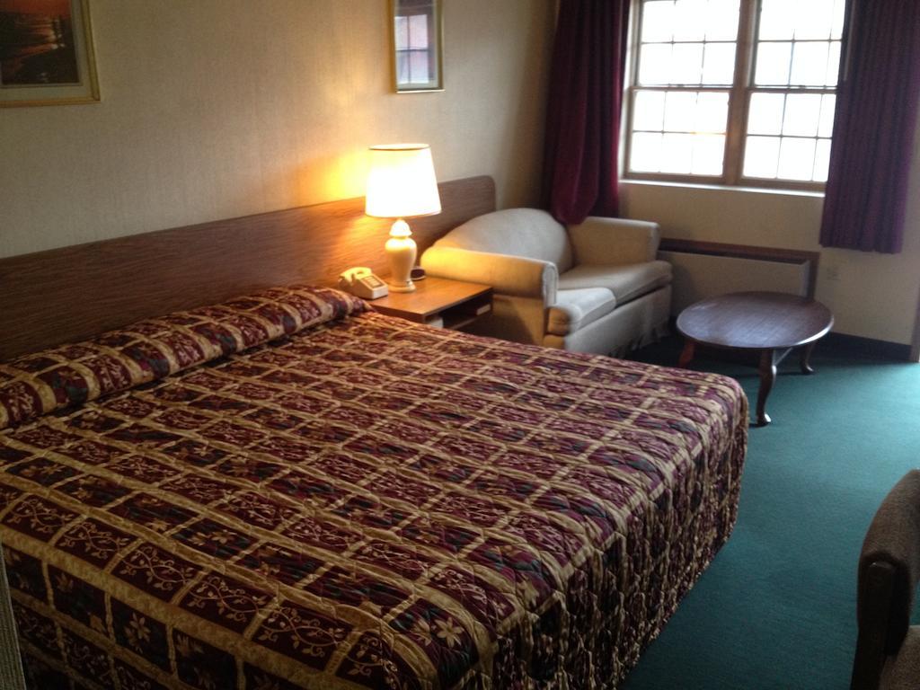 Parkway Inn Vestal Exterior foto
